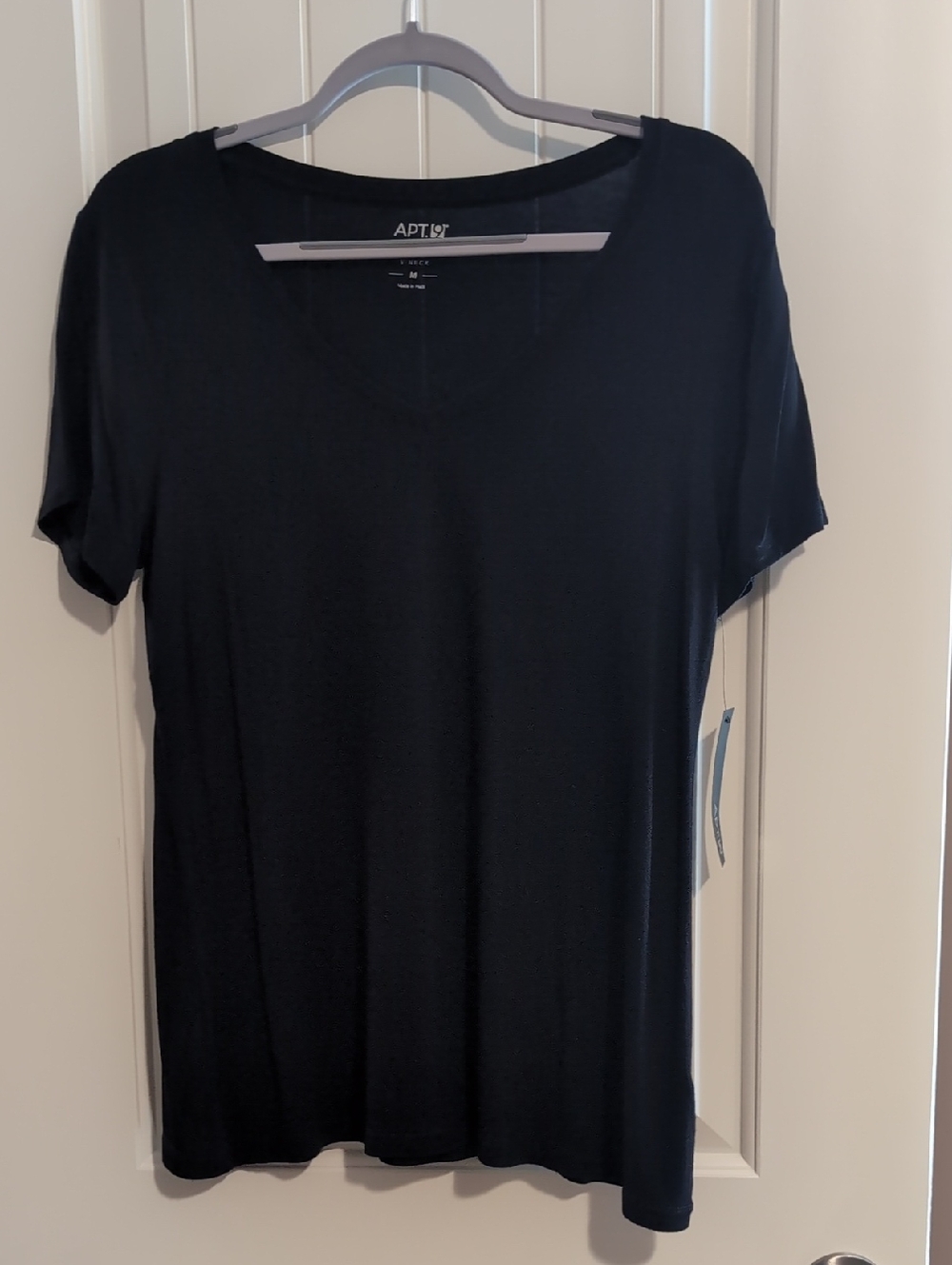 Apt. 9 Black V-Neck Short Sleeve Women's Tee